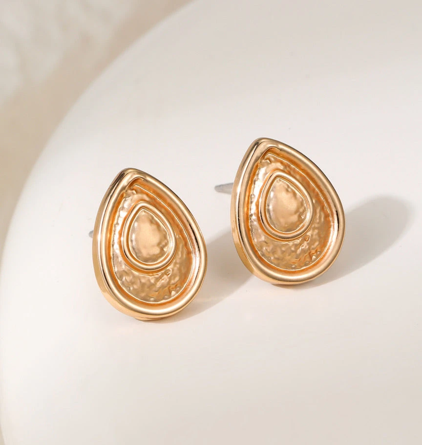 Raindrop Cluster Statement Necklace - Image 3